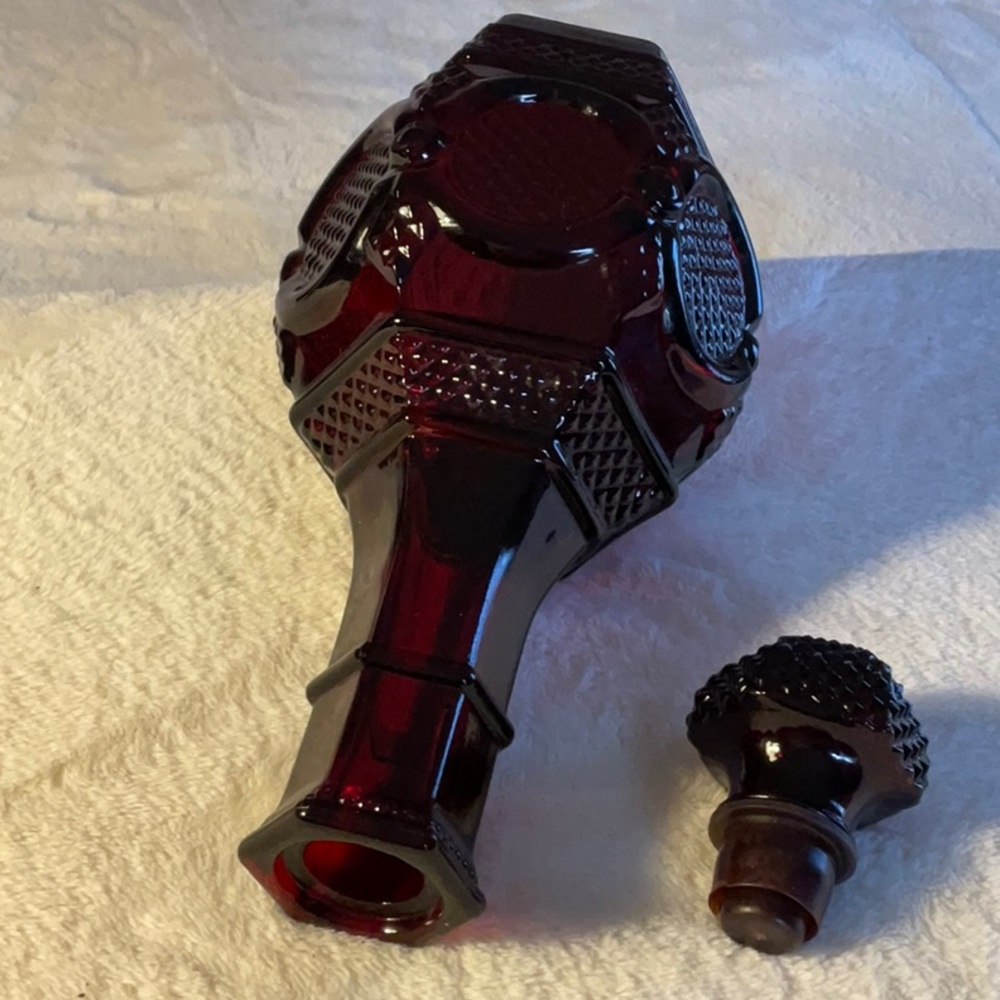 Ruby Red Glass Wine Decanter Avon 1876 Collection - Picture 3 of 8